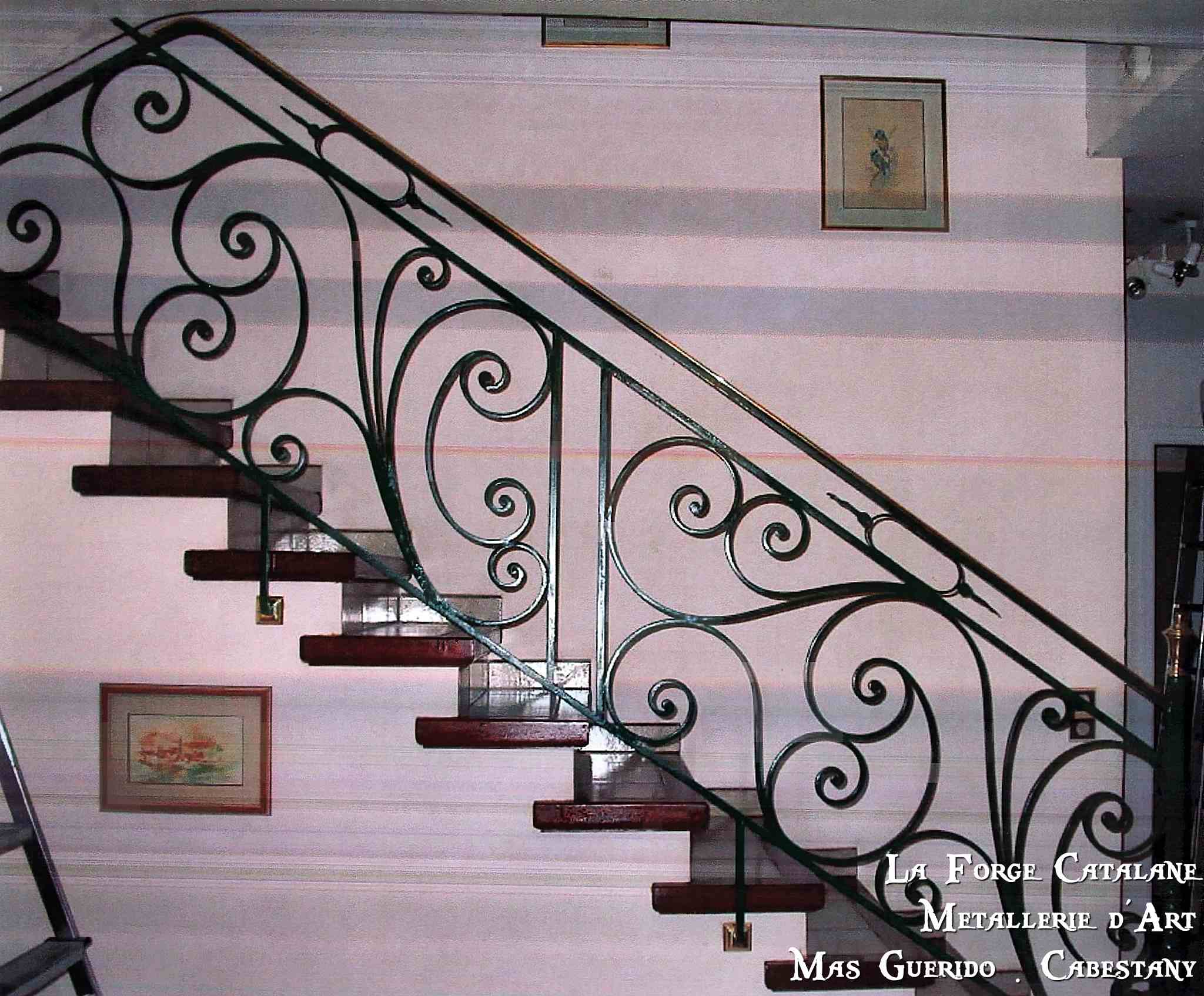 Rampant  volutes frise ouvrage forge catalane.jpg